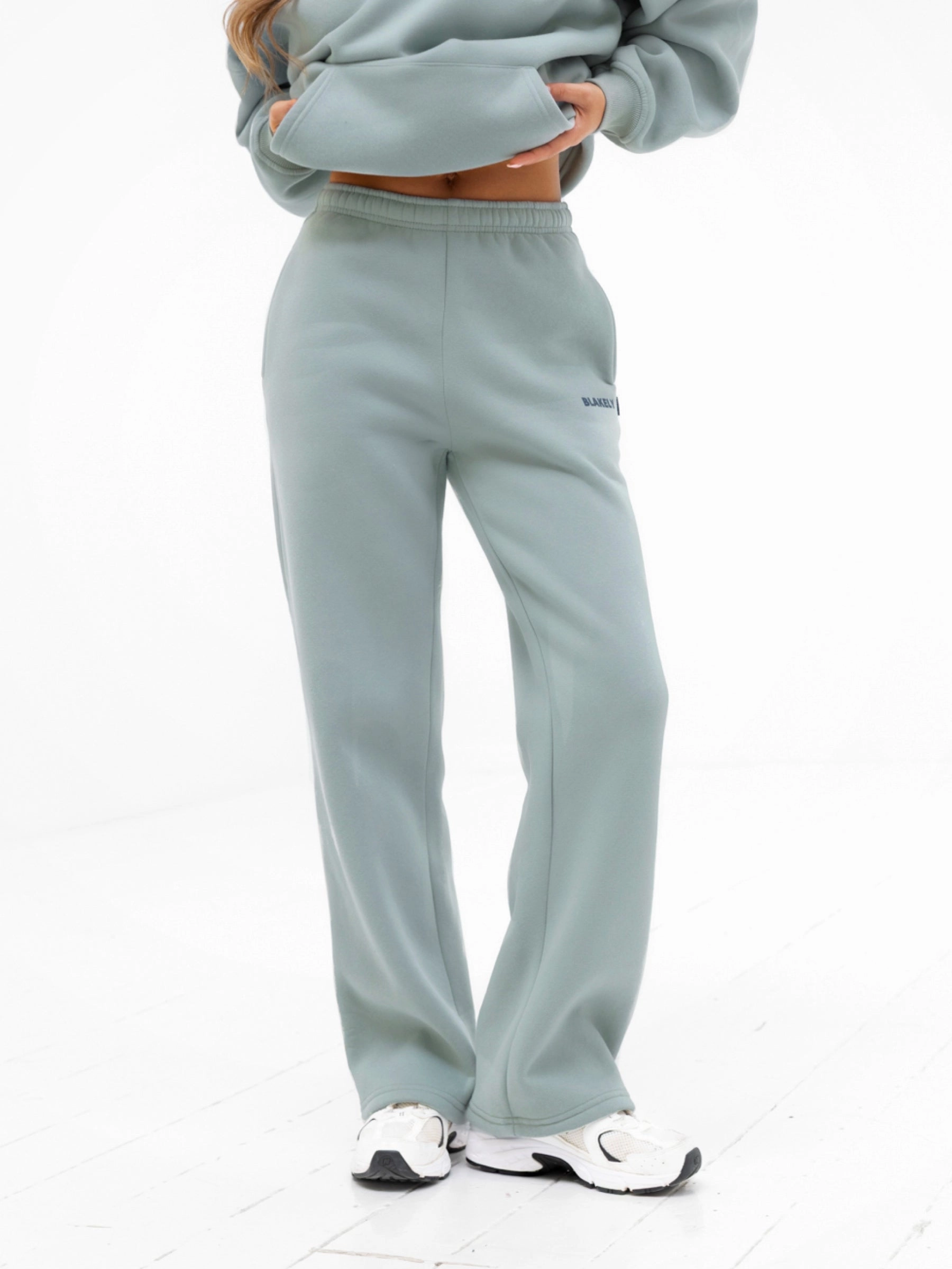 Amelie Wide Leg Sweatpants - Mineral Blue Urban Fit