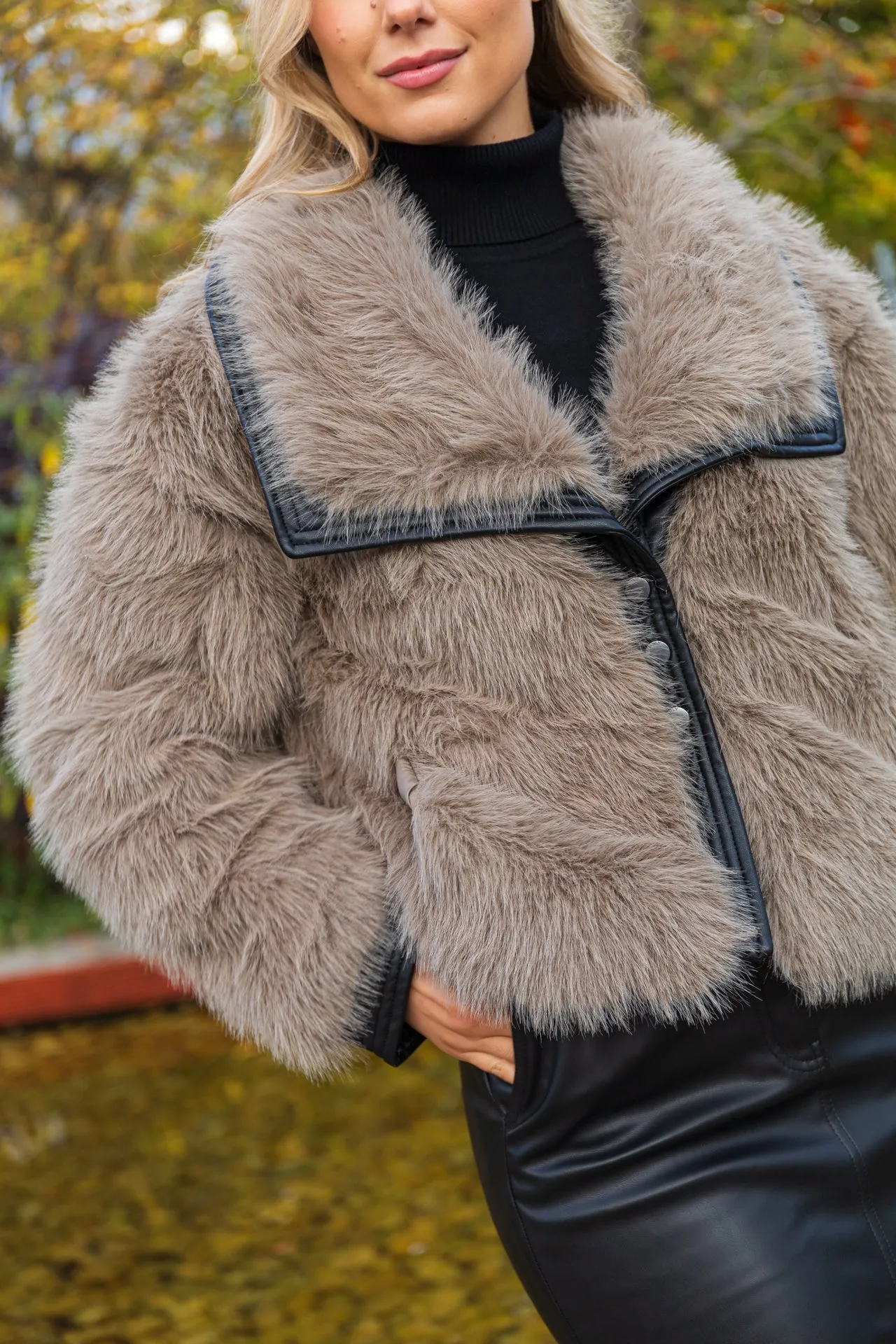 Versatile Design Stretchable Fabric Pisa Faux Fur & Leather Jacket