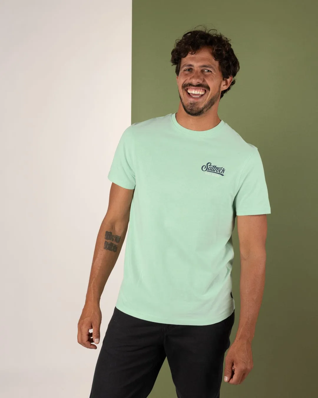 Casual Layers Sporty Look Wear Pitcher - Mens Short Sleeve T-Shirt - Light Green