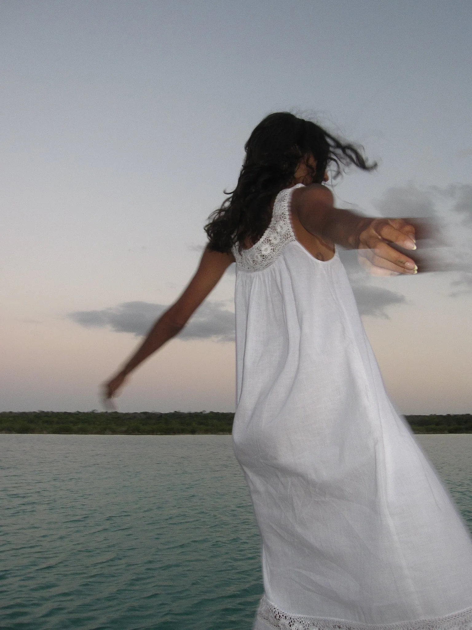 Adelia Dress in White Linen Loose Flow