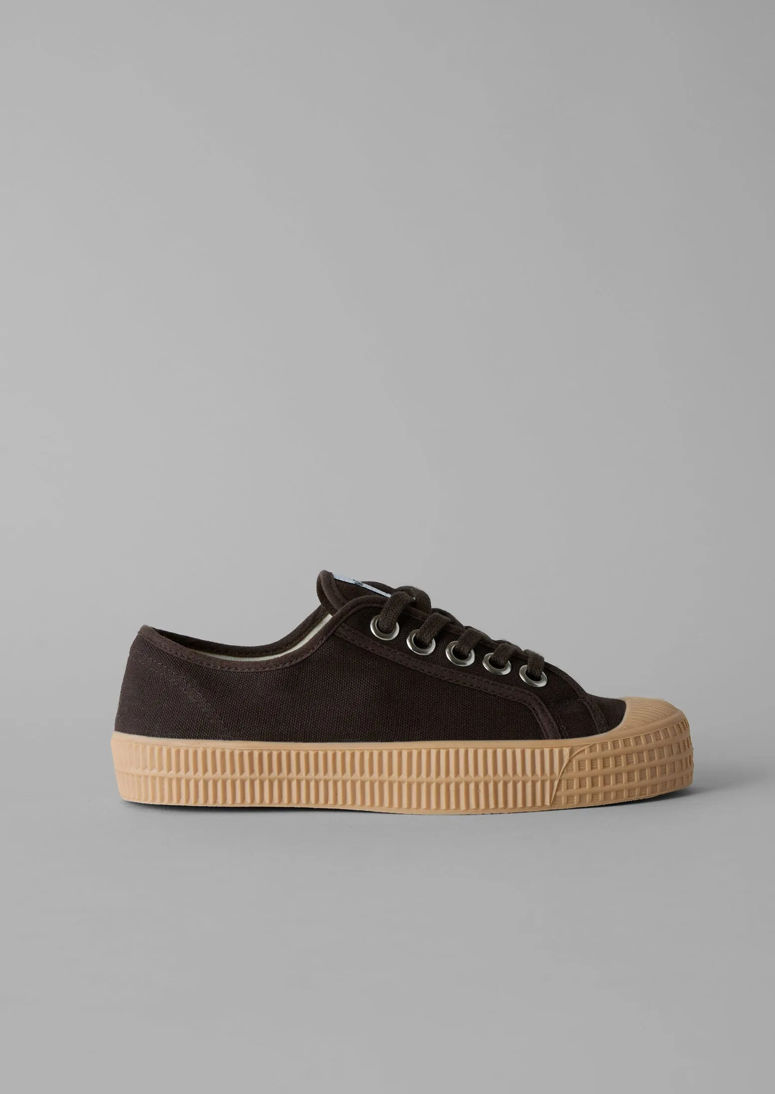 Novesta Star Master Plimsolls | Dark Brown Compact Comfort
