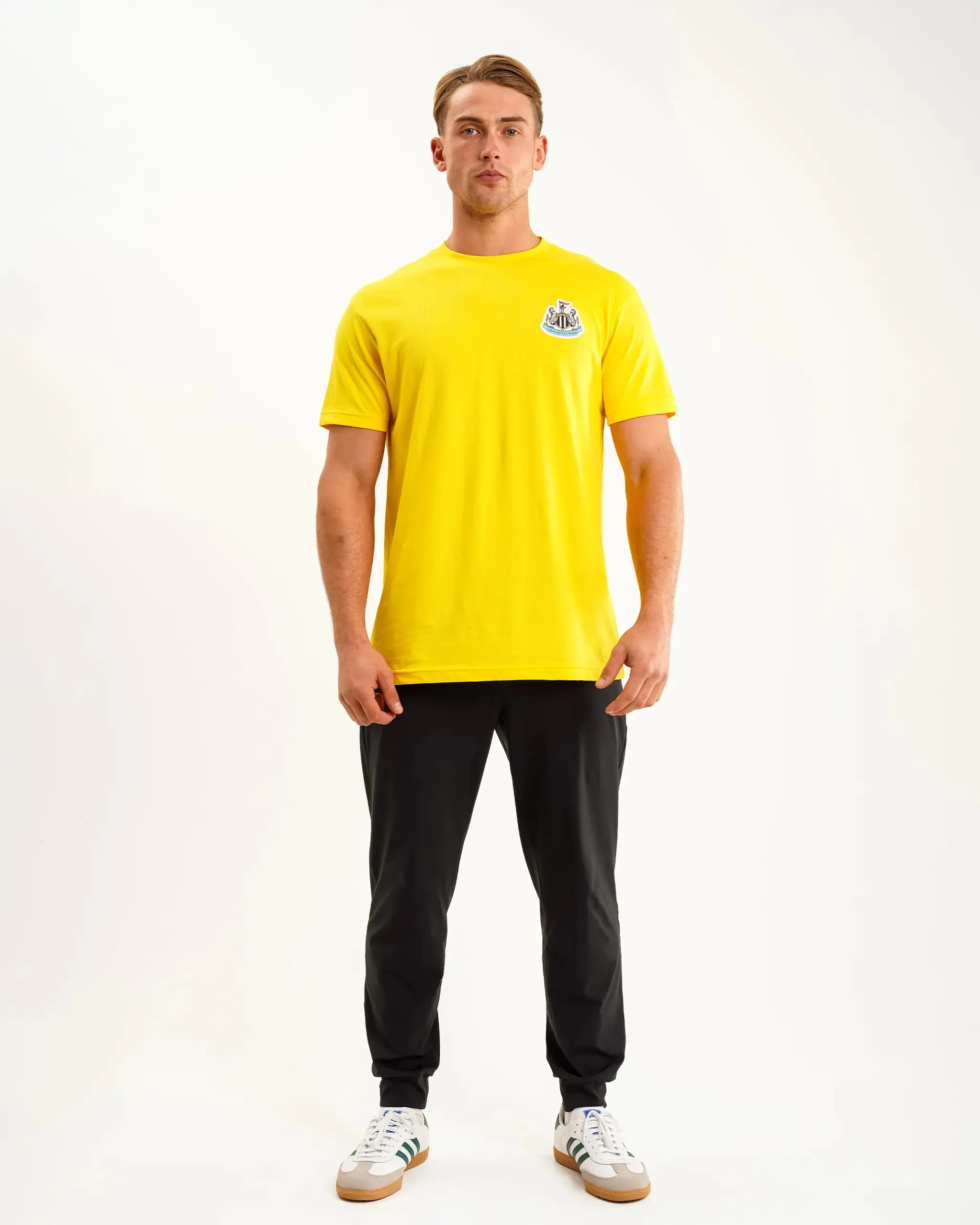 Slim Comfort Urban Style Trend Newcastle United Men's Yellow Terrace Crest T-Shirt