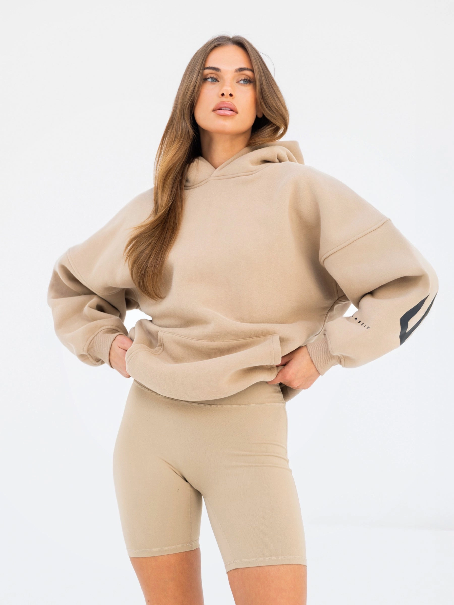 Isabel Oversized Hoodie - Tan Cozy Layers