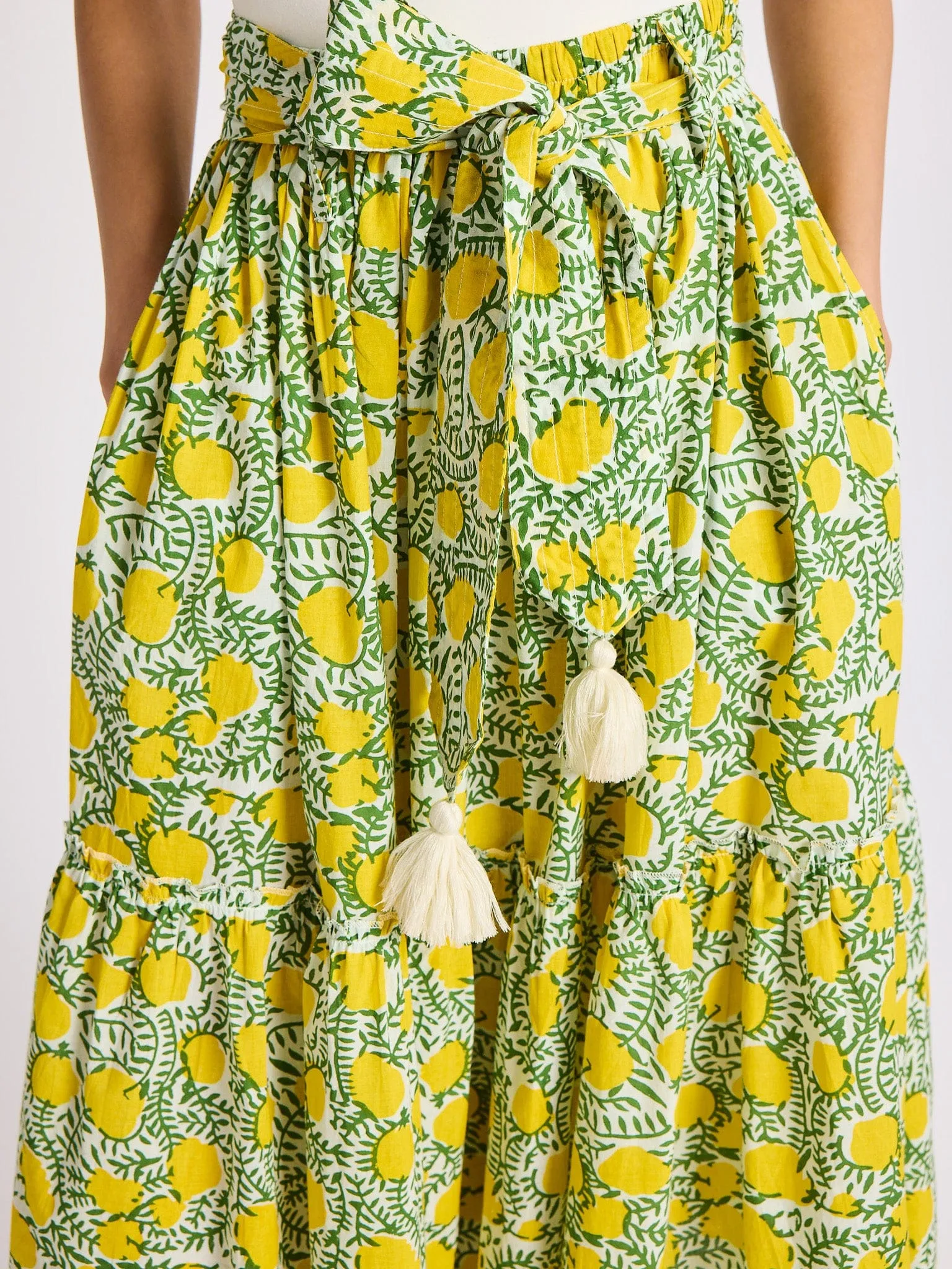Light Motion Crisp Details Franc?oise Skirt in Lemons