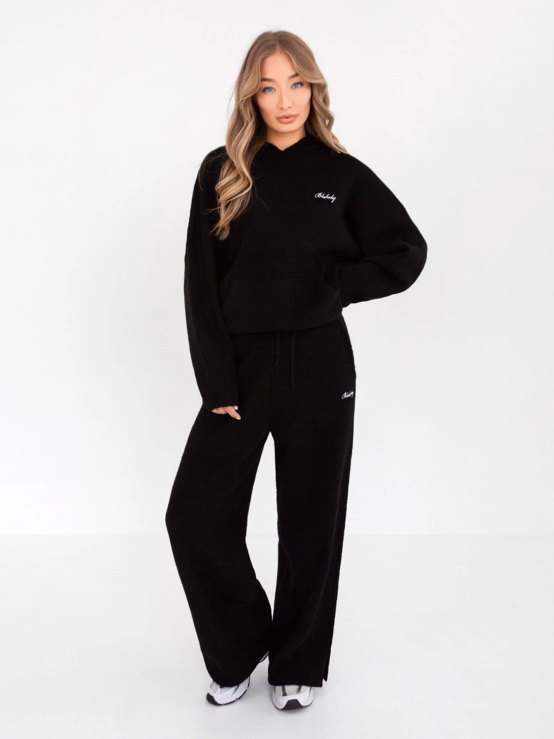 Oversized Knitted Hoodie - Black winter break American style