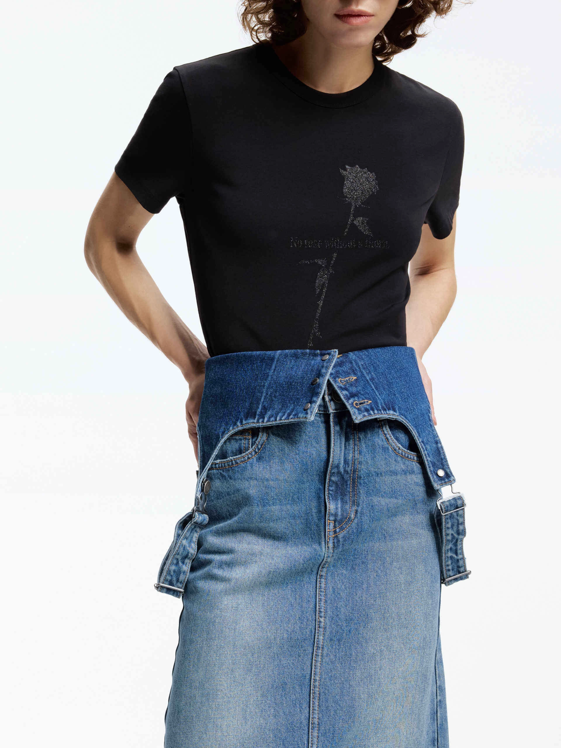 Rose Pattern Cotton T-shirt Dynamic Flex Fabric