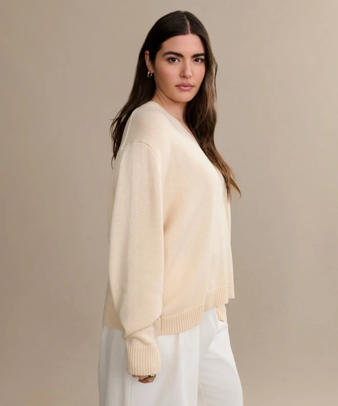 Lightweight insulation Quick Dry Weave Simone V-Neck