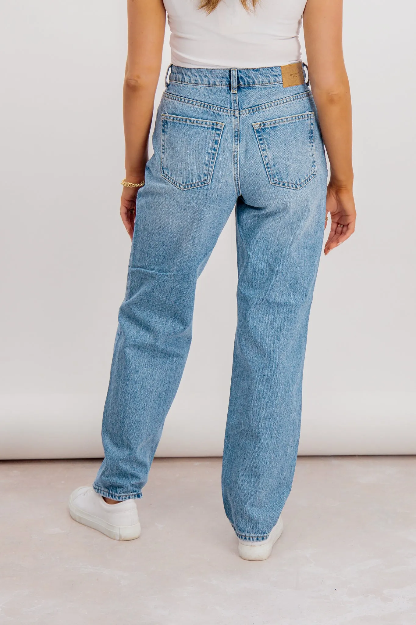 Gripper Waistband Wrinkle Resistant Finish Sky Light Blue Loose Mid Rise Jeans