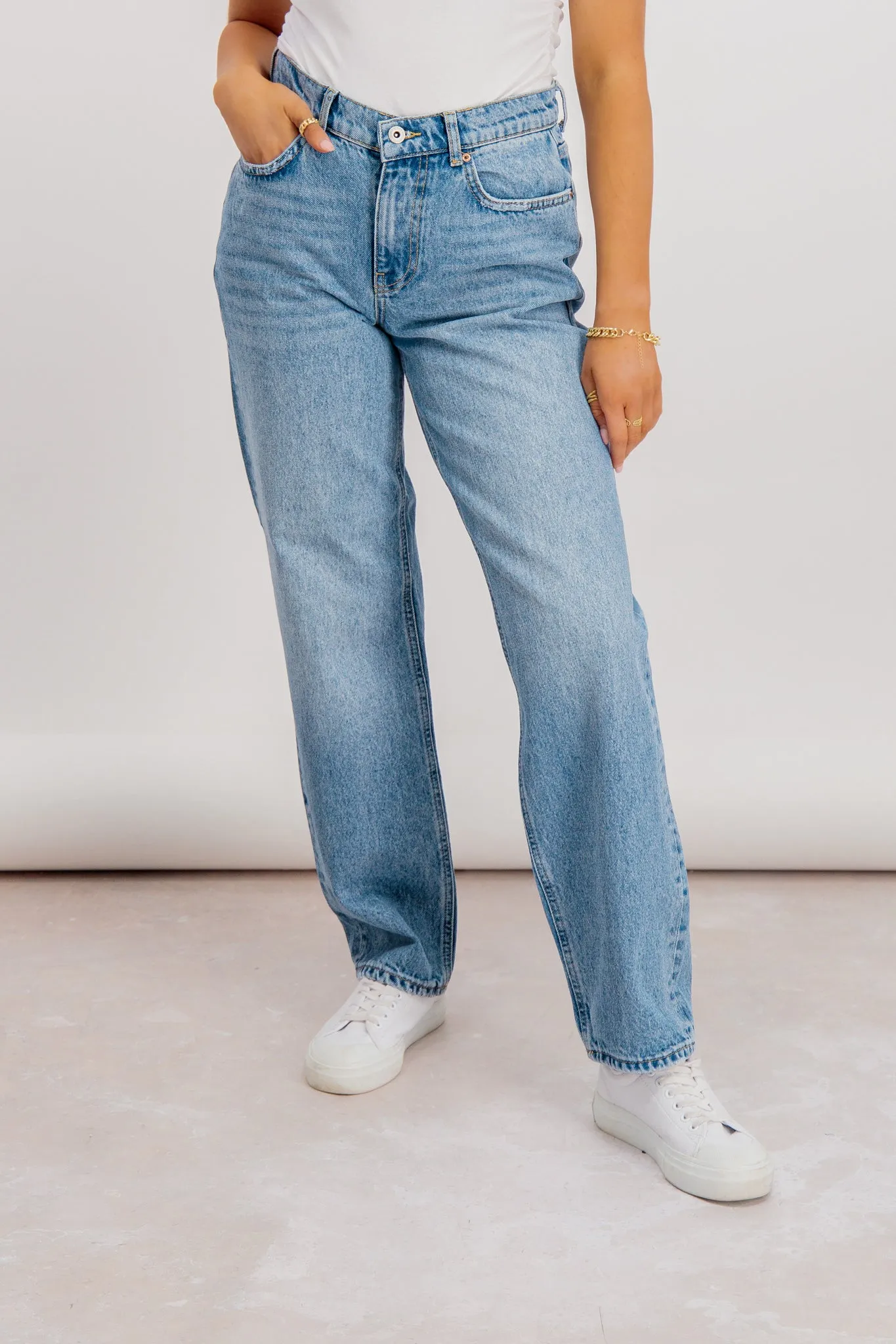 Anti Static Fabric FourWayStretch Sky Light Blue Loose Mid Rise Jeans