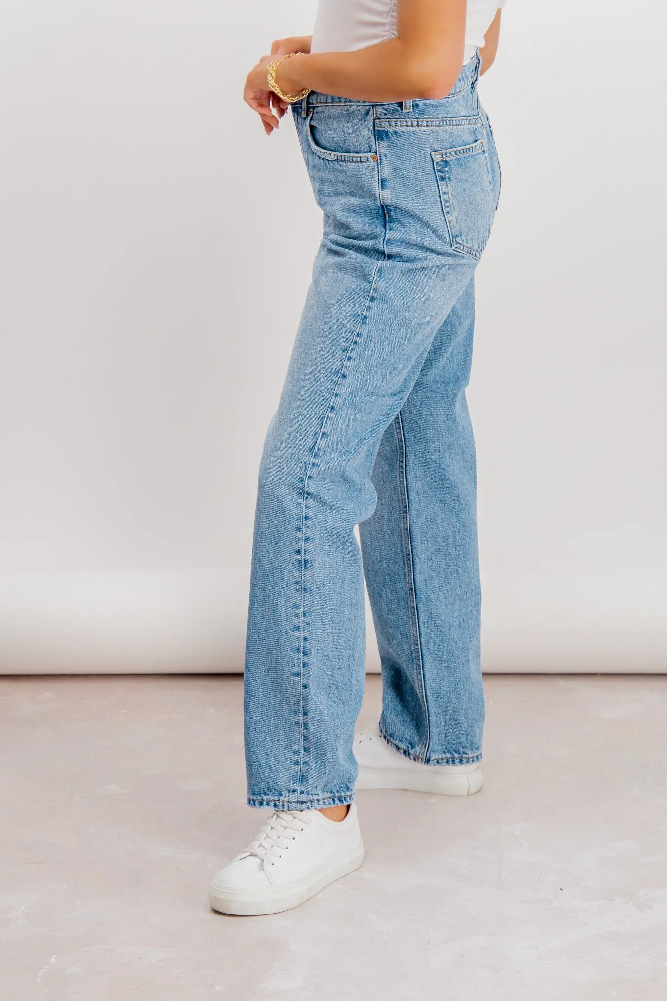 Lightweight insulation Sky Light Blue Loose Mid Rise Jeans