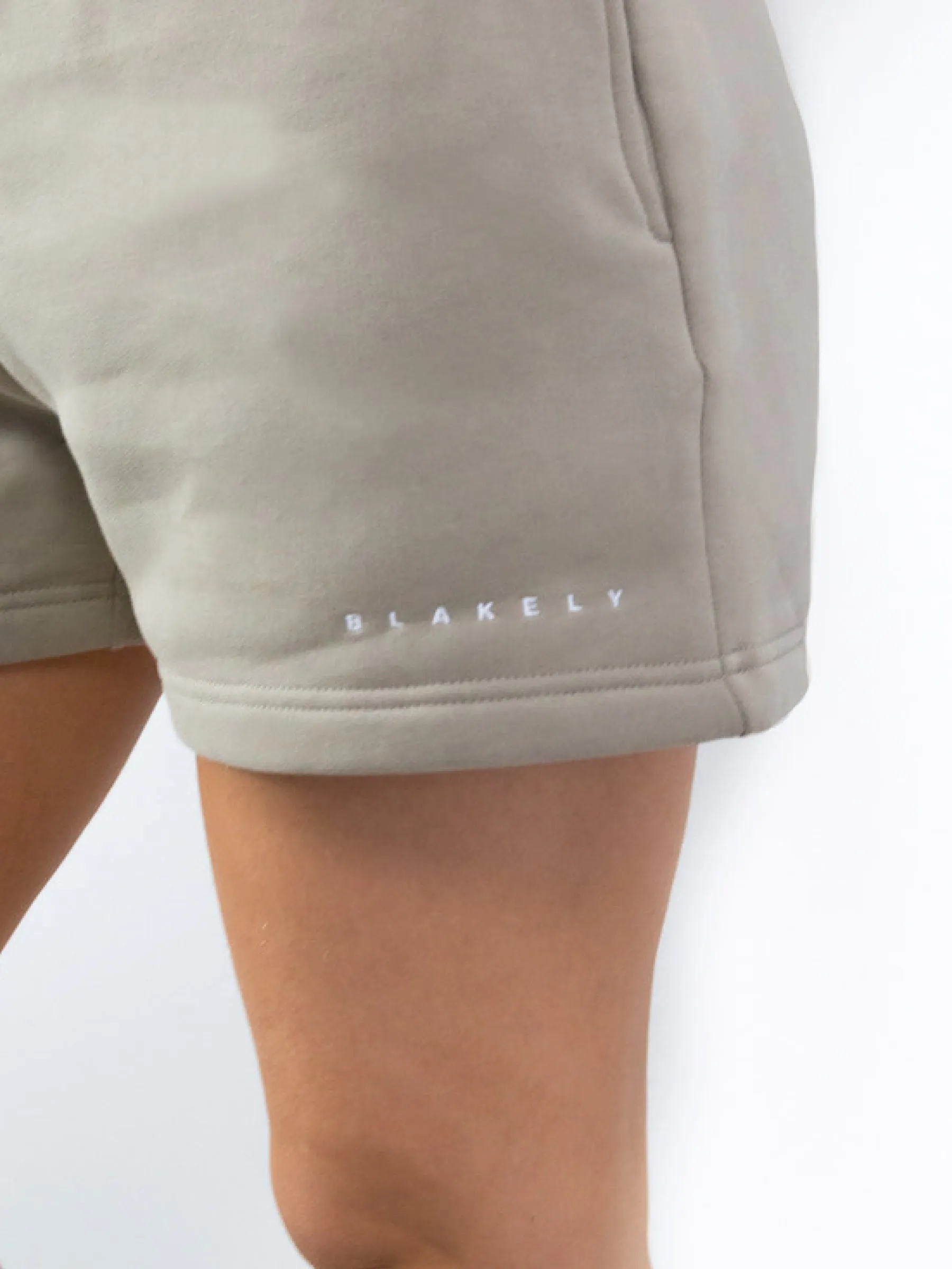 Isabel Jogger Shorts - Beige Quick Slip