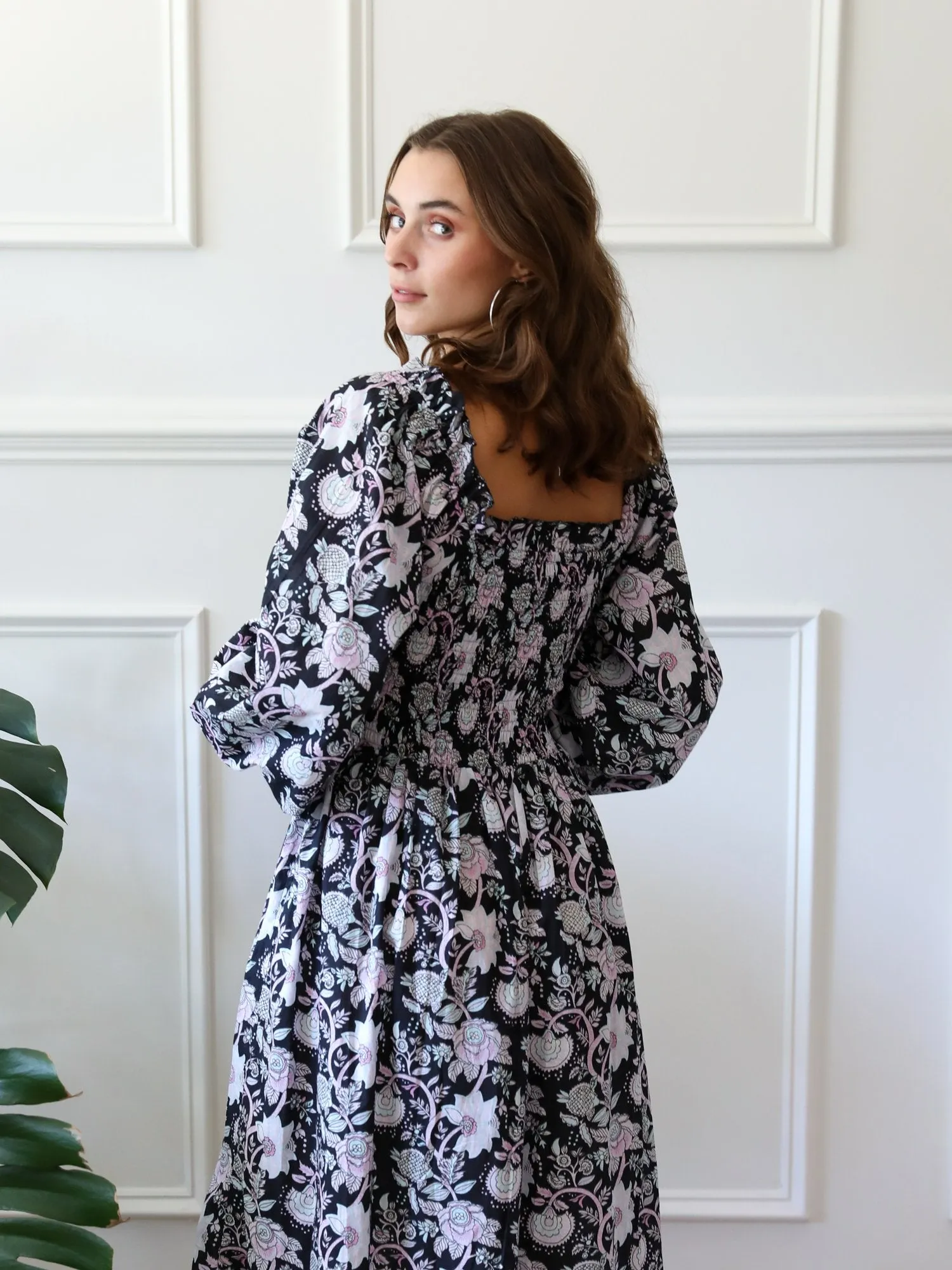 Catherine Dress in Tropical Night Easy Fit