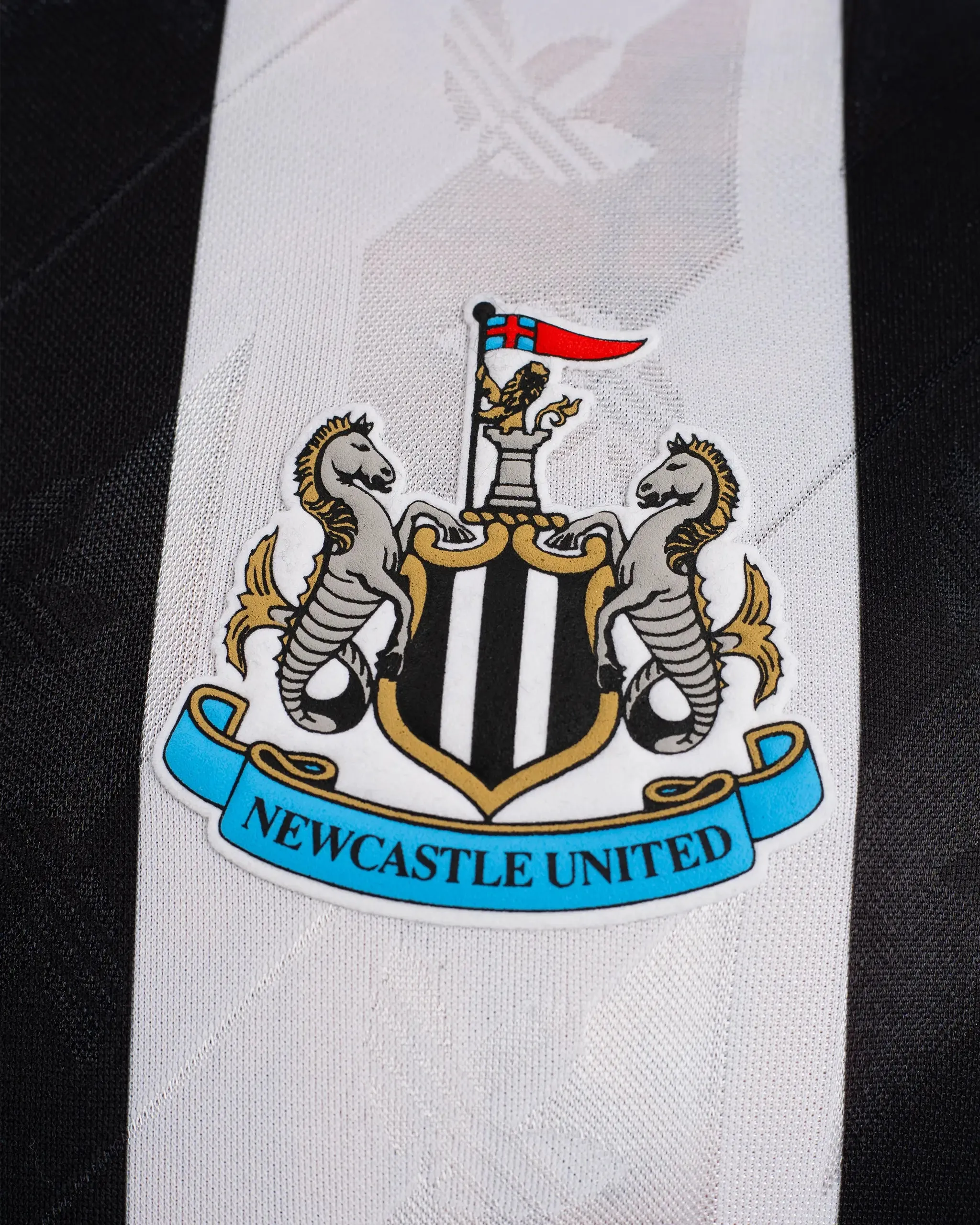 Casual layering piece Newcastle United adidas Originals Shirt
