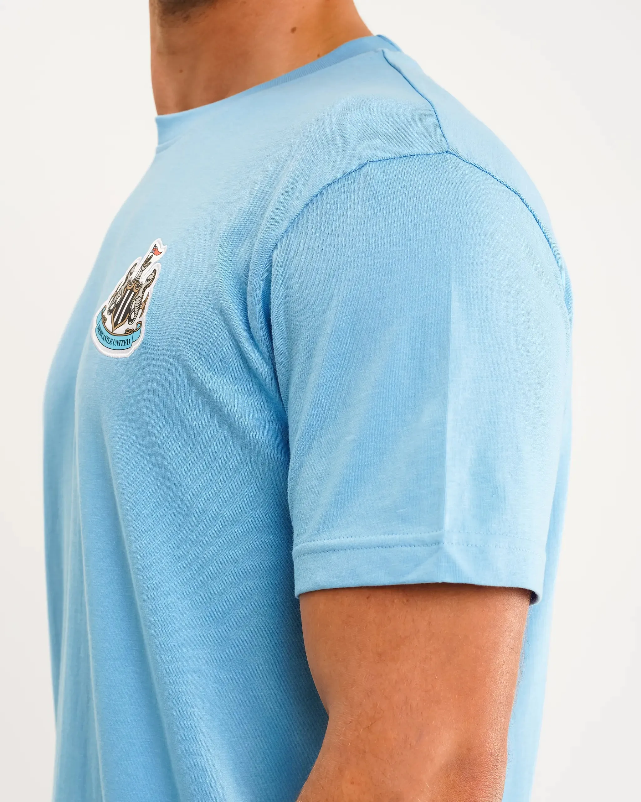 Newcastle United Men's Blue Terrace Crest T-Shirt Anti Odor Technology