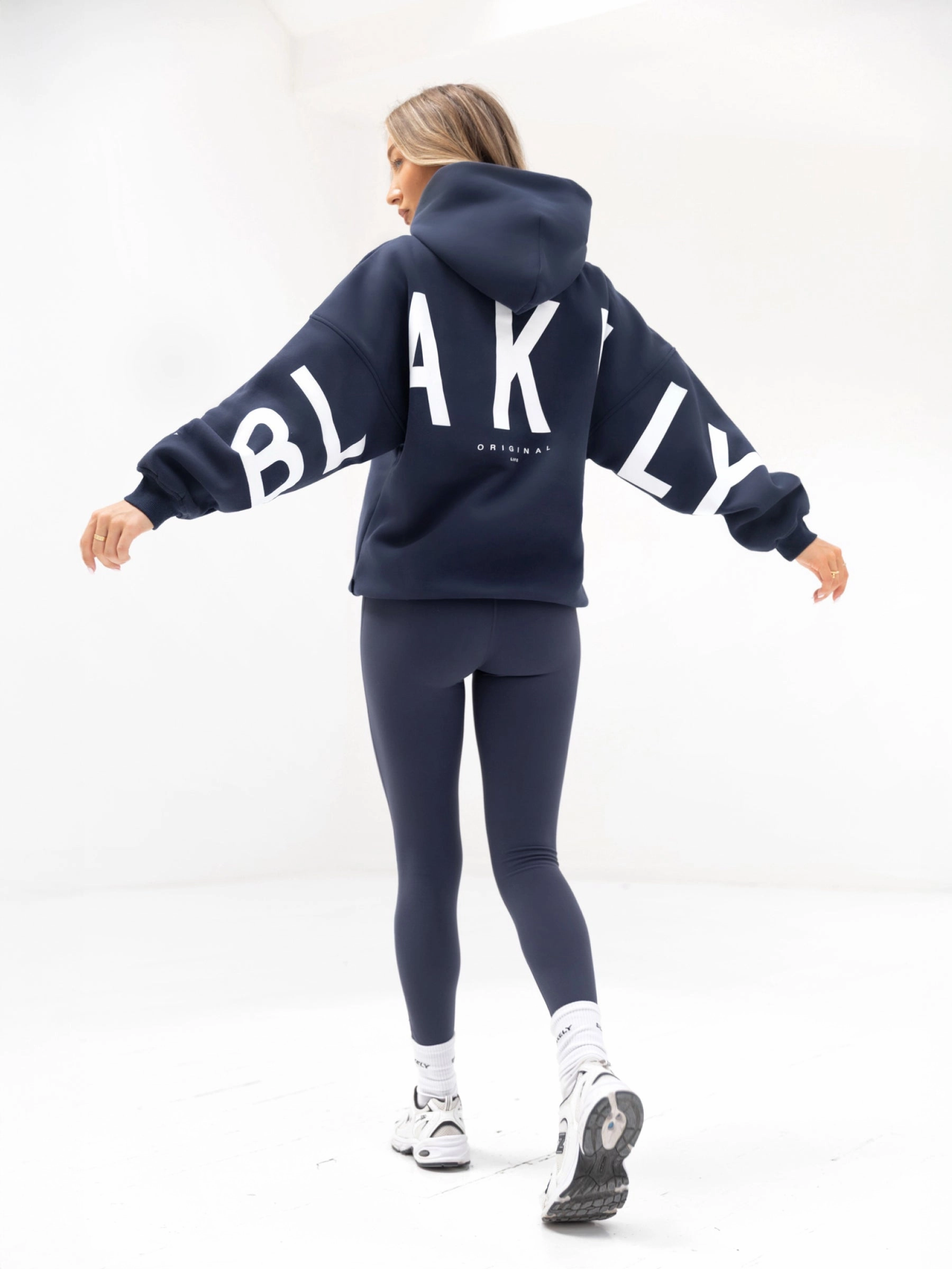 Relaxed Wear Quick Comfort Wear Isabel Oversized Hoodie - Midnight Blue