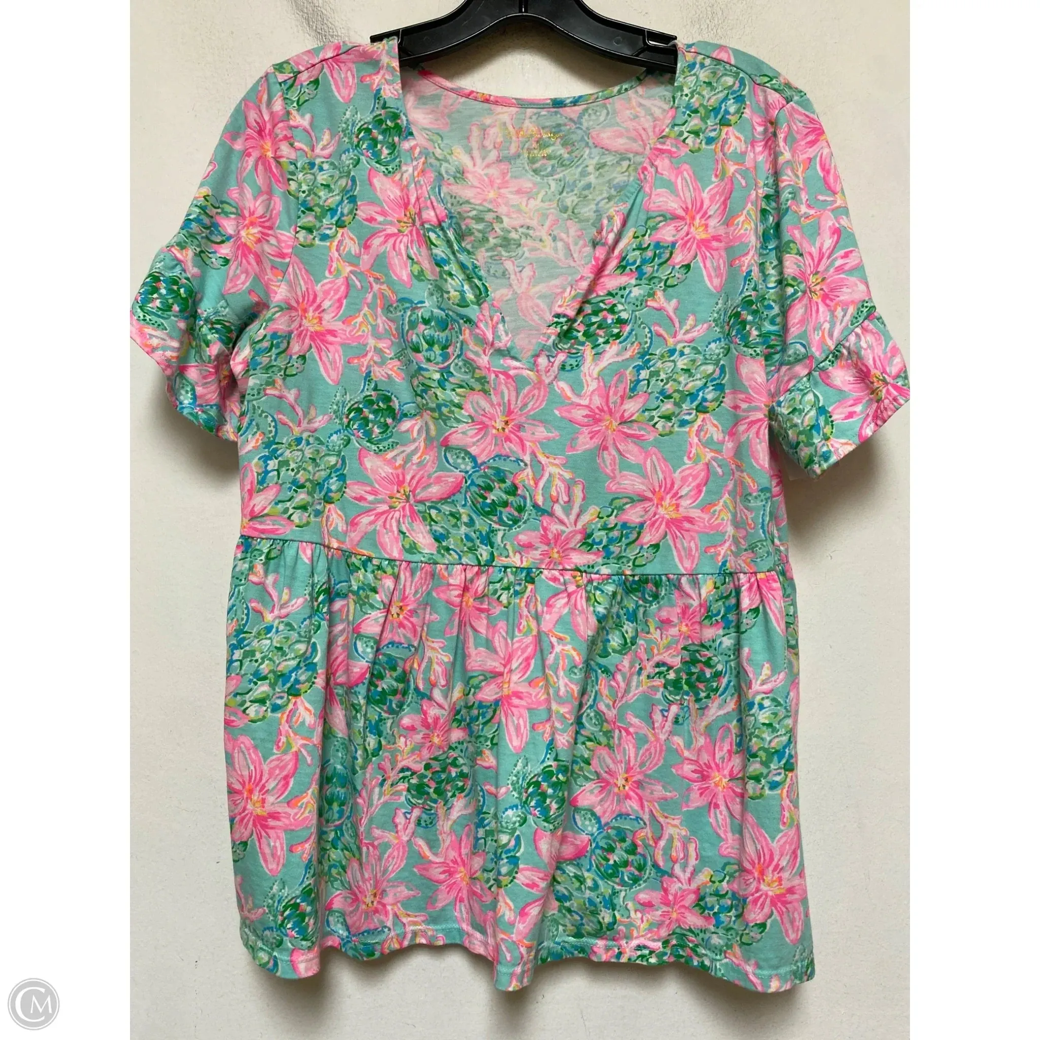 Cozy Essentials Light Fit Top Short Sleeve Designer By Lilly Pulitzer In Green & Pink, Size: M