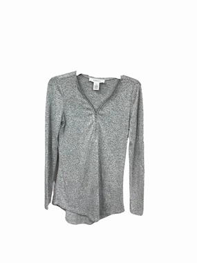 Top Long Sleeve By Workshop In Grey, Size: Xs FlexFit Technology