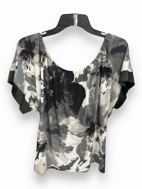 Top Short Sleeve By Express In Black & White, Size: S Sustainable Material Blend