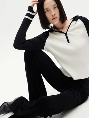 Non Cling Surface Two Tone Hooded Top