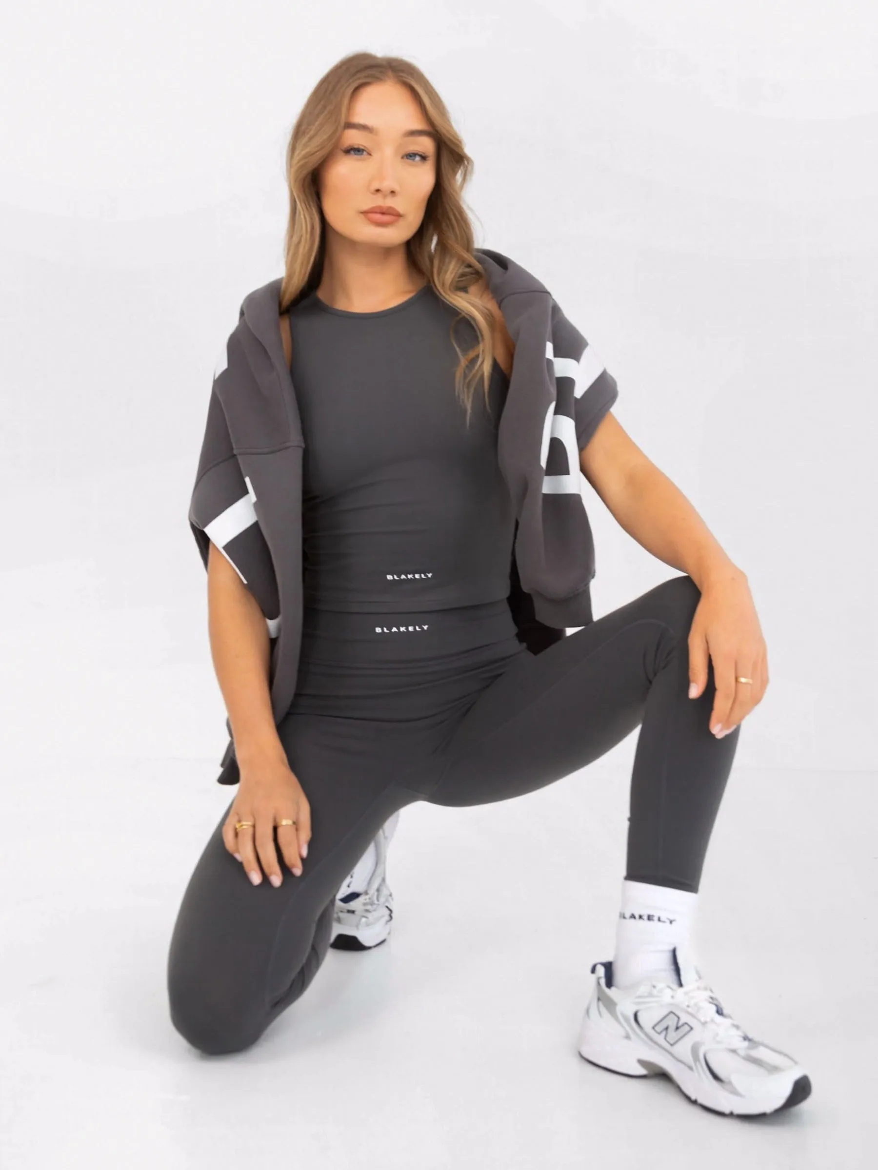 Fade Resistant Comfort Seeker Inner Grip Band Ultimate Soft Lifestyle Leggings - Charcoal