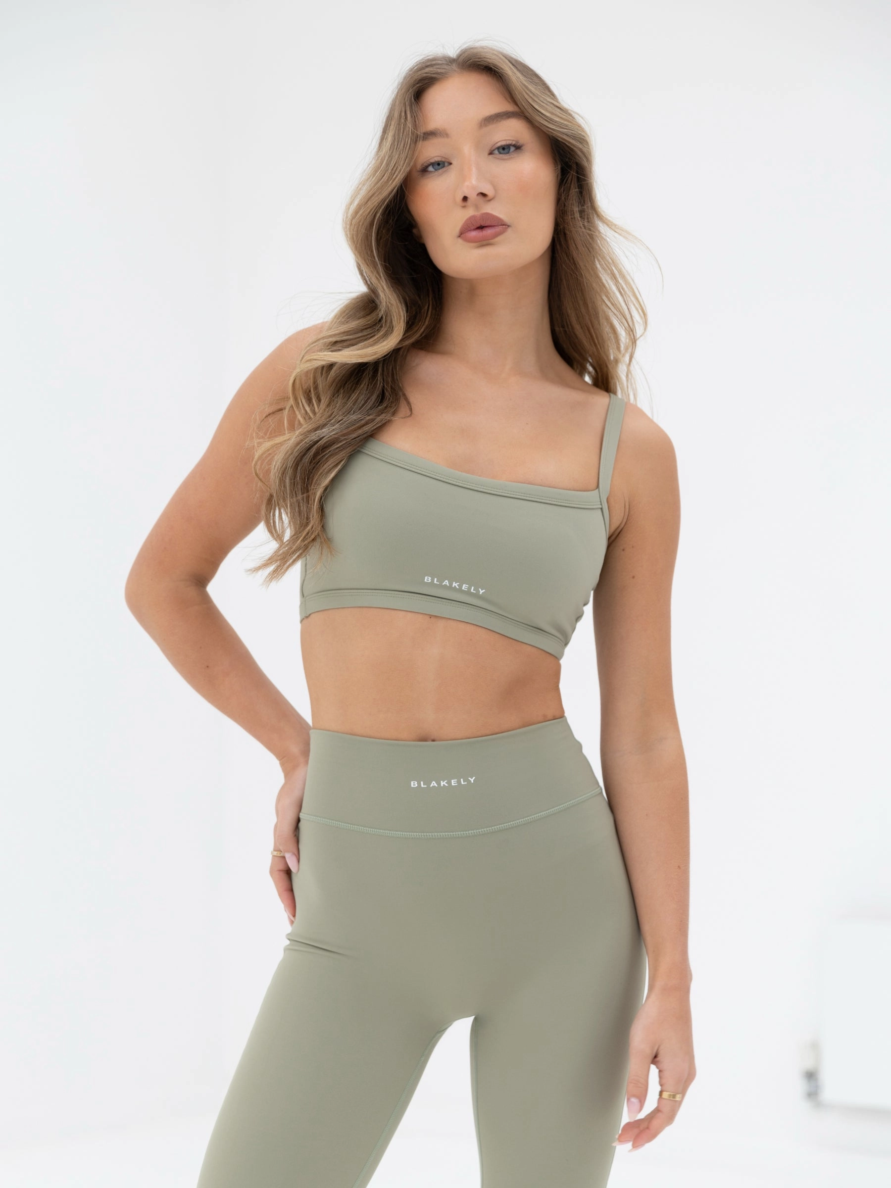 layering Ultimate Sports Bra - Olive