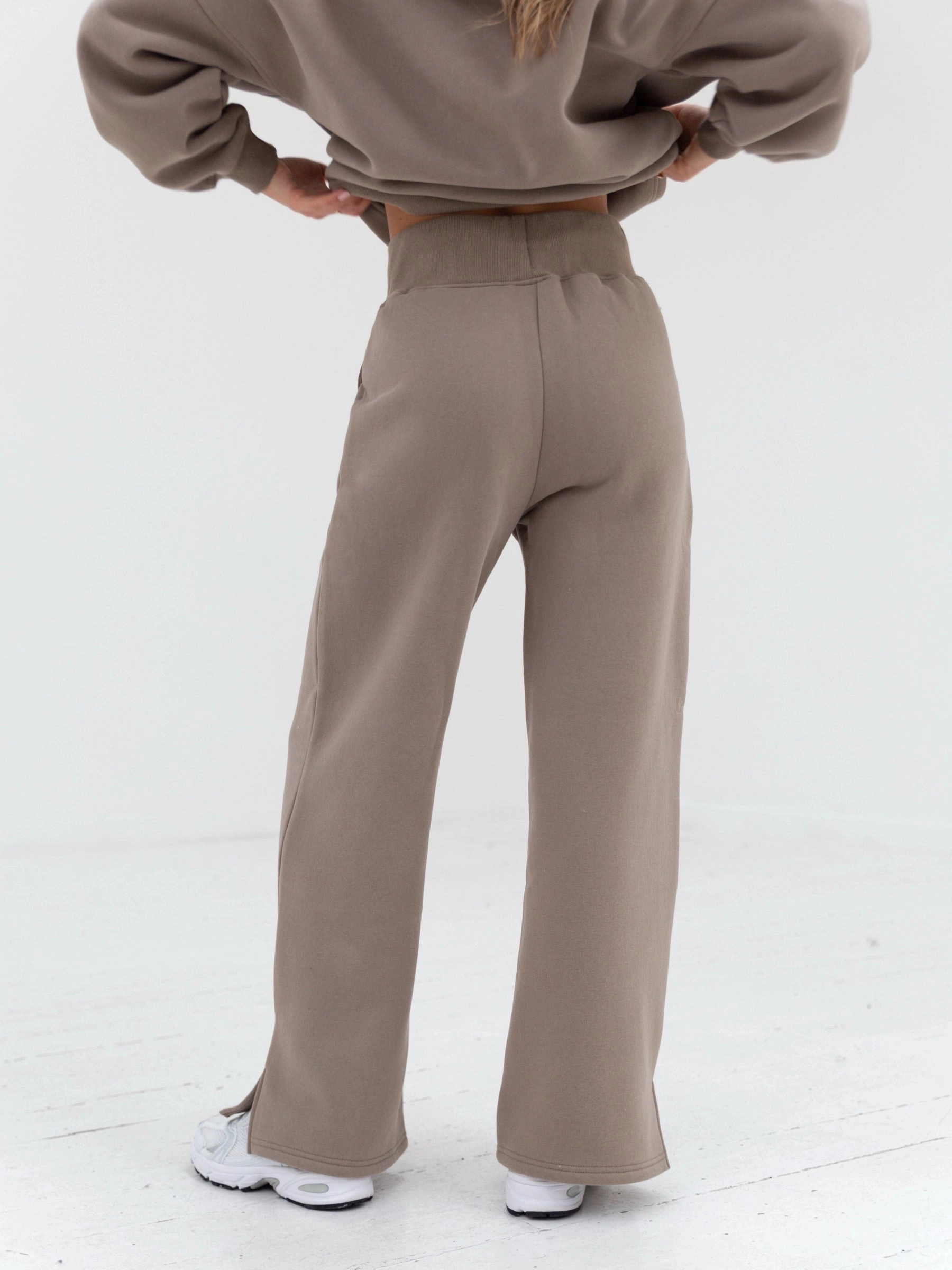 NonIrritatingSeams No Gap Waist Varsity Wide Leg Sweatpants - Light Beige