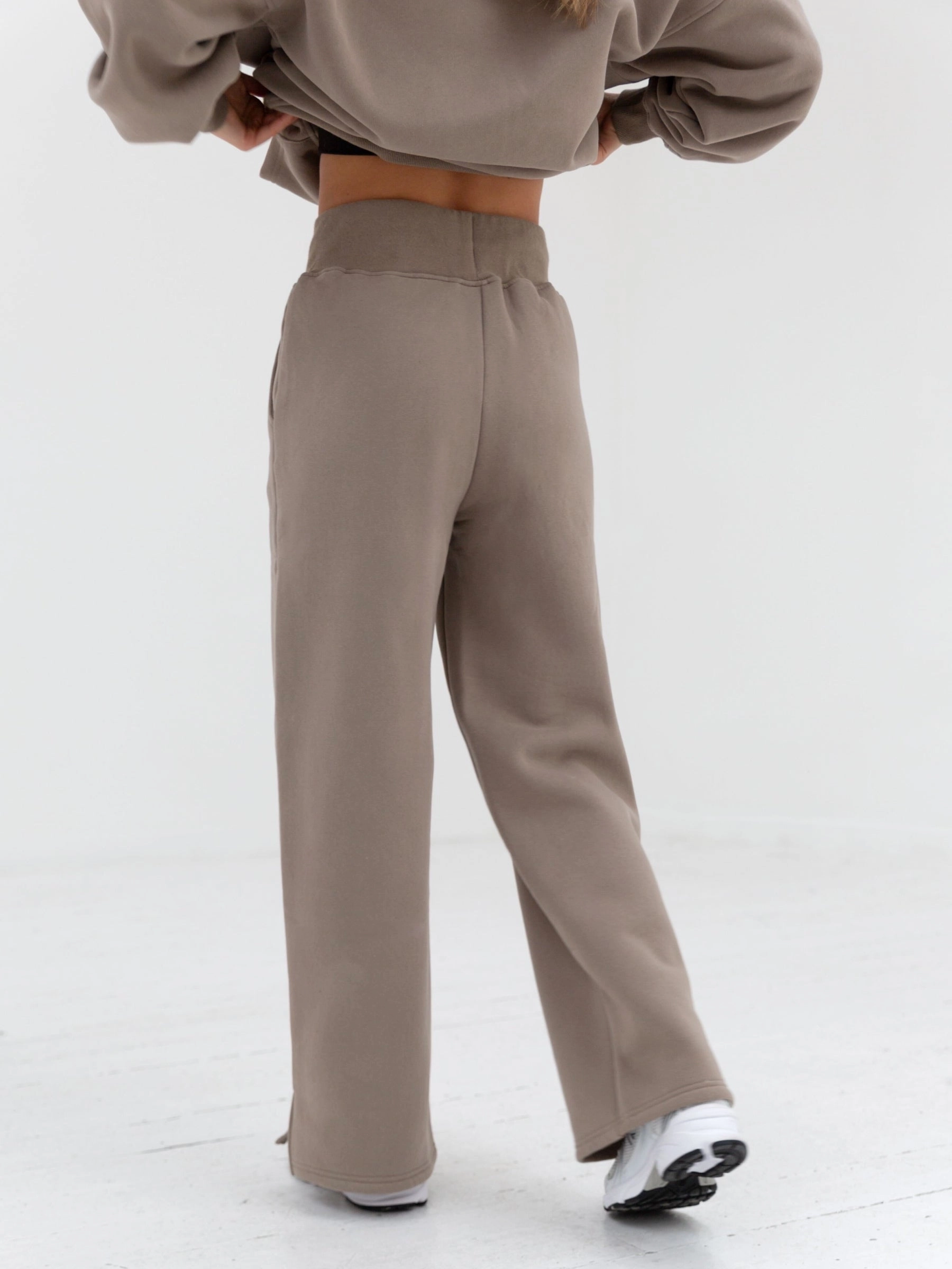 Elastic waist On The Move Varsity Wide Leg Sweatpants - Light Beige