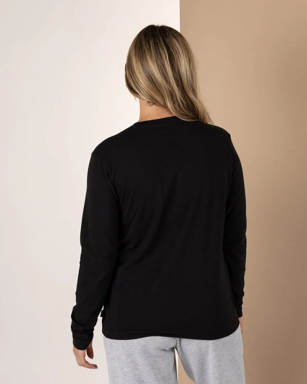 Casual Comfort Velator - Womens Long Sleeve T-Shirt - Black