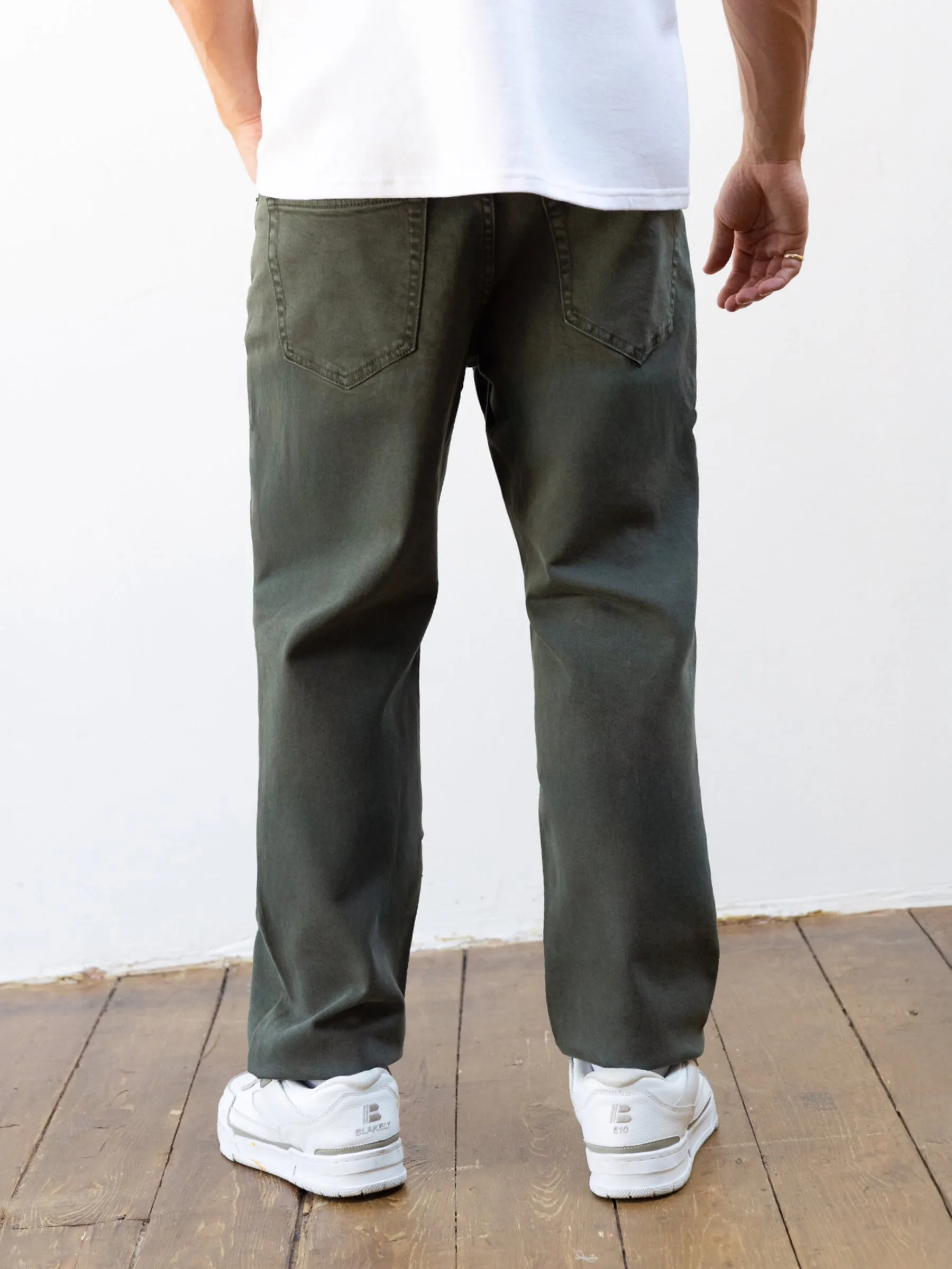 On-the-Go Look Vol.15 Loose Fitting Jeans - Khaki
