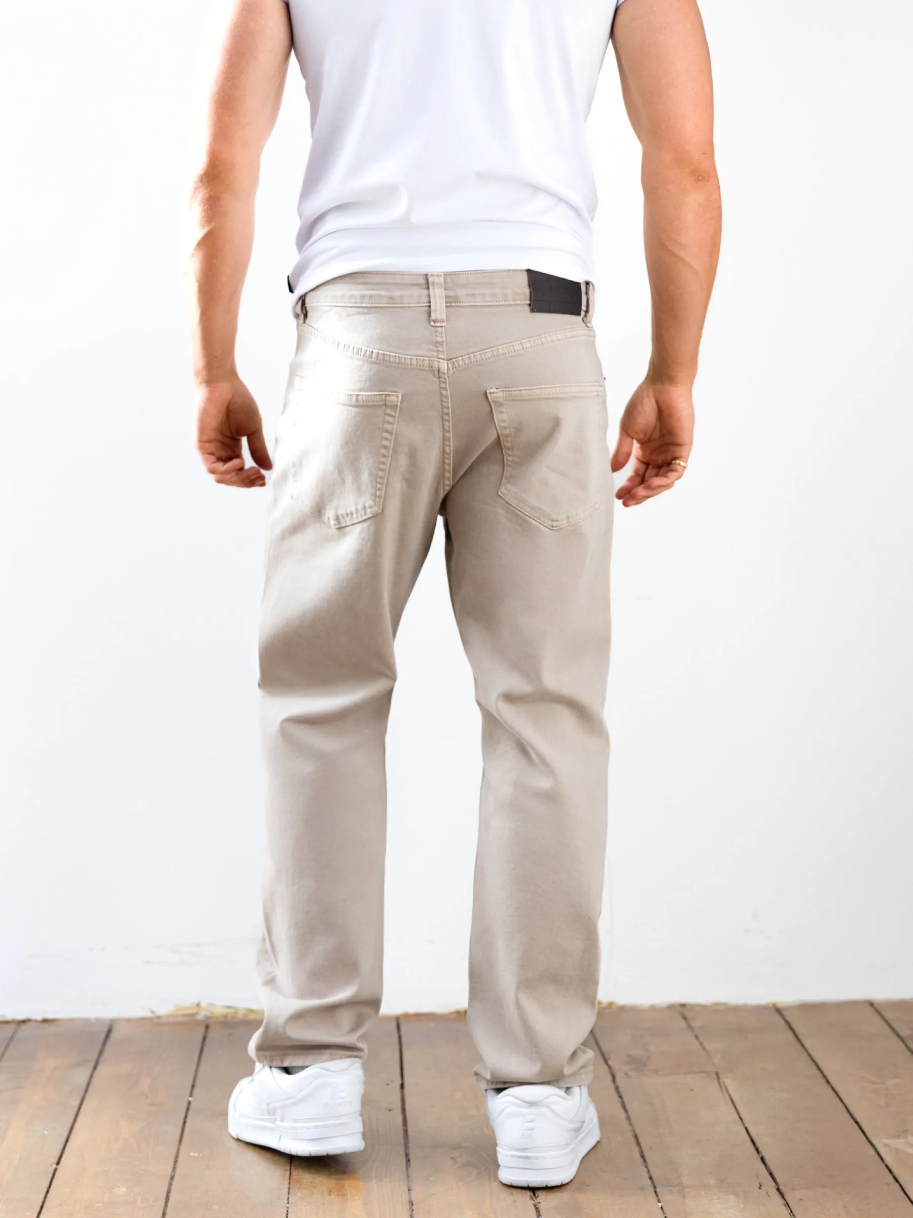 Relaxed Look Reliable Choice Vol.15 Loose Fitting Jeans - Tan