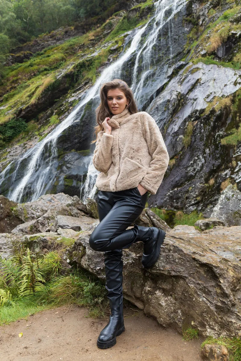 Minimal Daily Fit Vida Beige Faux Fur Jacket