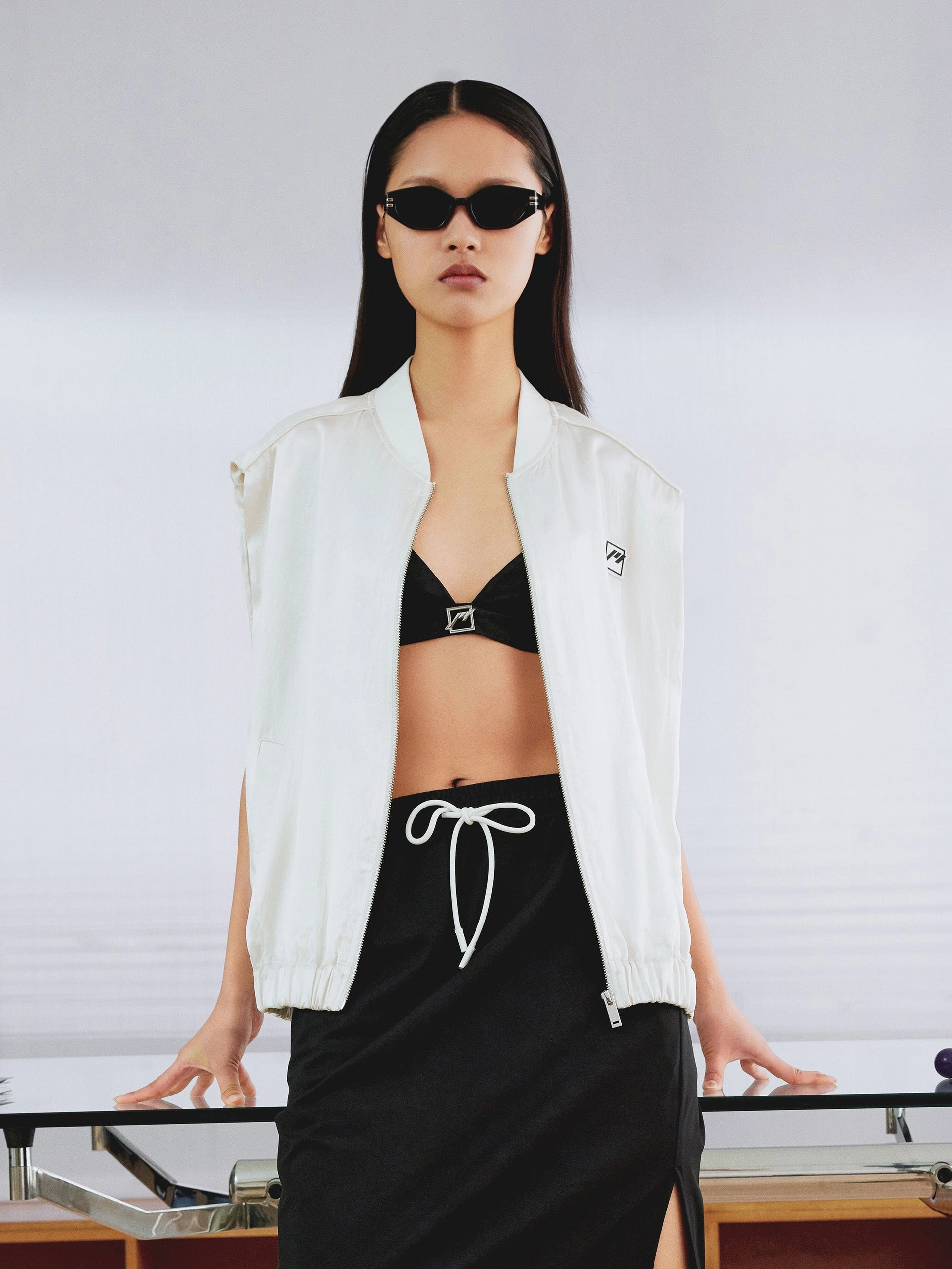 Zip Up Structured Sleeveless Jacket Thermal Regulating